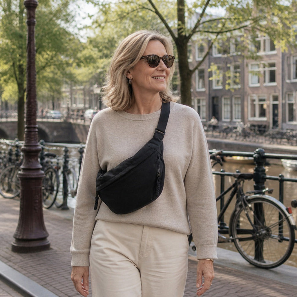 LUNA Umhängetasche als Crossbody getragen
